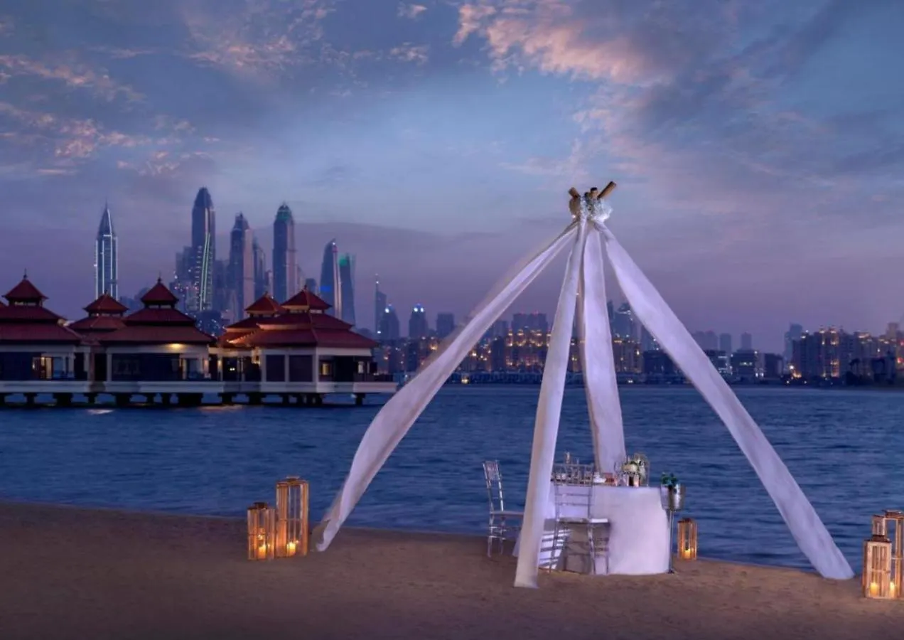 Luxury 5-Star Palm Resort Dubai United Arab Emirates